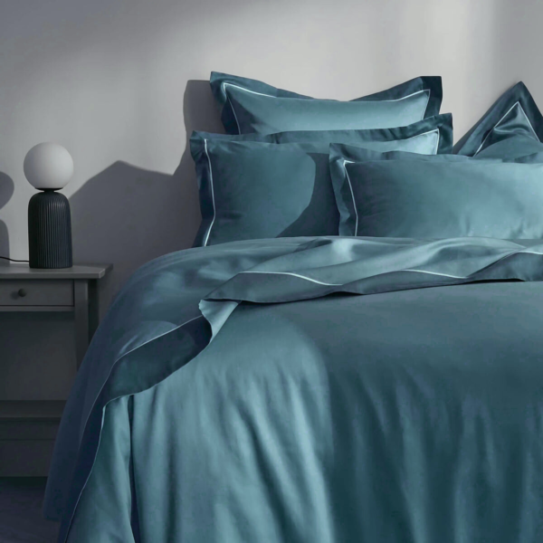 Smoke blue with merrow bedding set