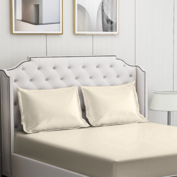 Off White Bedding Set - Image 3