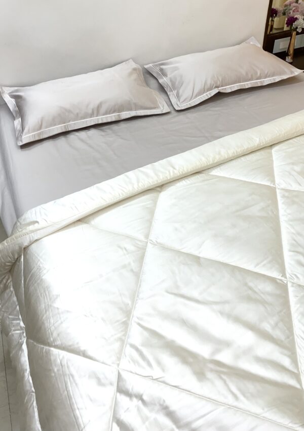 Signature 400TC Cotton Sateen Bedding Set with Embroidery - Image 6