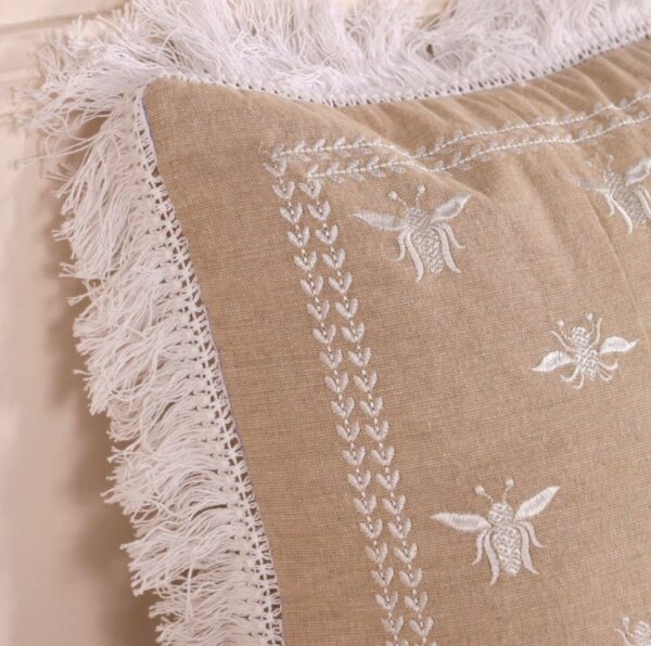 Ivory 6 pcs Luxury Complete Bedding Set | Bedsheet, Comforter & Cushion Cover - Image 20