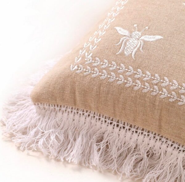 Ivory 6 pcs Luxury Complete Bedding Set | Bedsheet, Comforter & Cushion Cover - Image 19