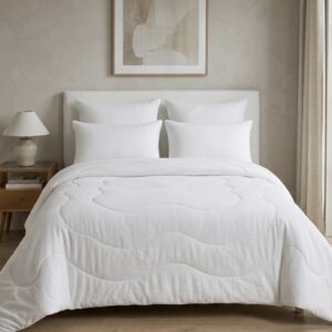 Pure White Wavy Comforter