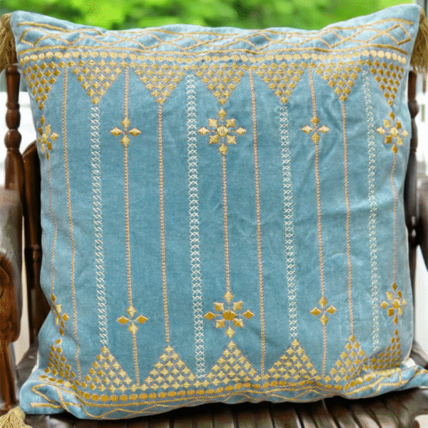 Light blue 6 pcs Luxury Complete Bedding Set | Bedsheet, Comforter and Cushion Cover - Image 8
