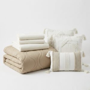 7 pcs Beige Hourglass Quilt Bedding set